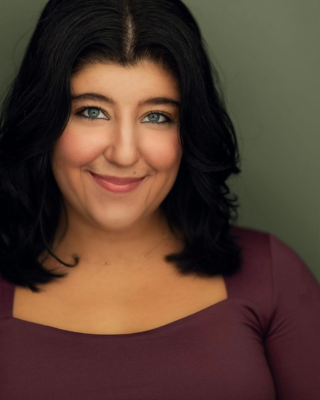 Simone, Isabel - Headshot