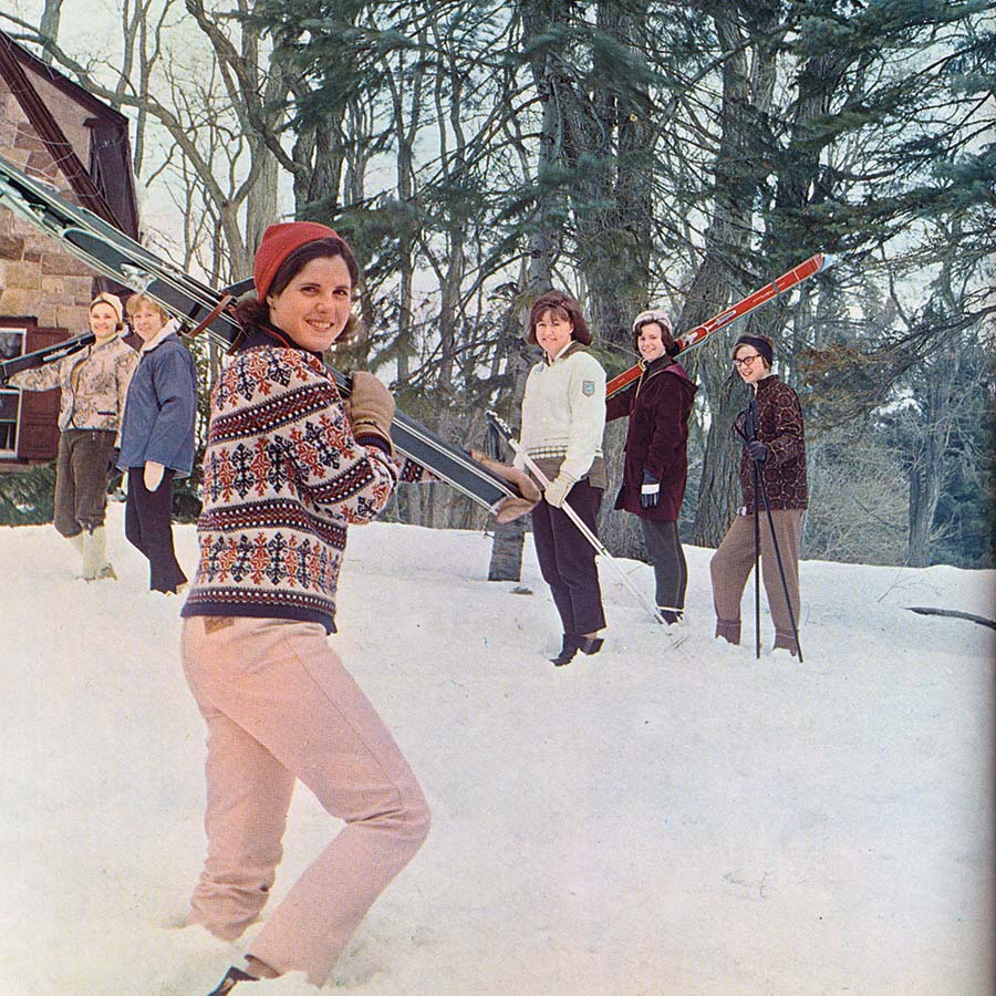 students skiing in 1966