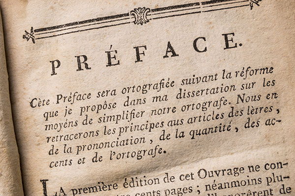 French text in a book