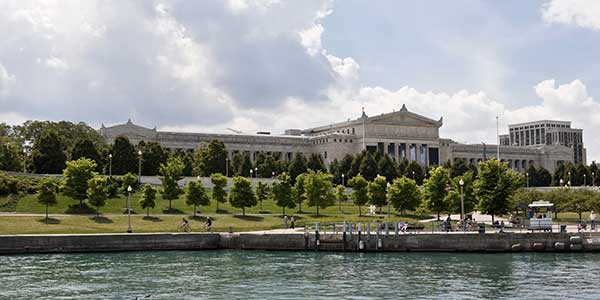 front facade of the Field Museum in Chicago, Illinois