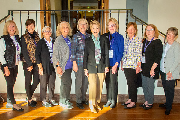 Jane Pauley with a group of alums